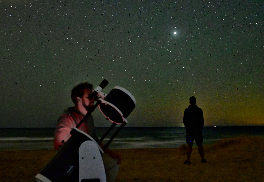 Telescopio en la Playa de Genoveses